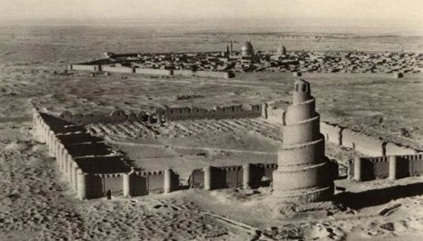 spiraalvormige minaret die mogelijk als beeld heeft gediend voor Breugels Toren van Babel schilderij